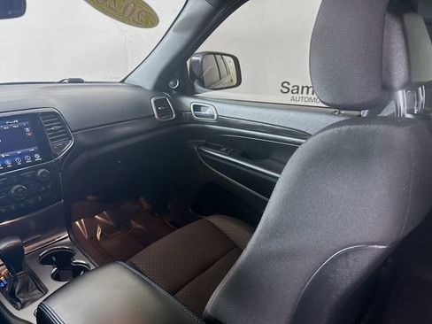 Used 2020 Jeep Grand Cherokee Laredo image 21