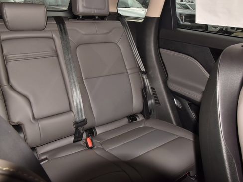 New 2026 Lincoln Corsair Premiere image 21