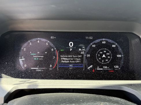 Used 2025 Toyota Tacoma Limited AWD/4WD image 17