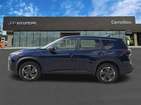 Used 2025 Nissan Rogue SV FWD image 8