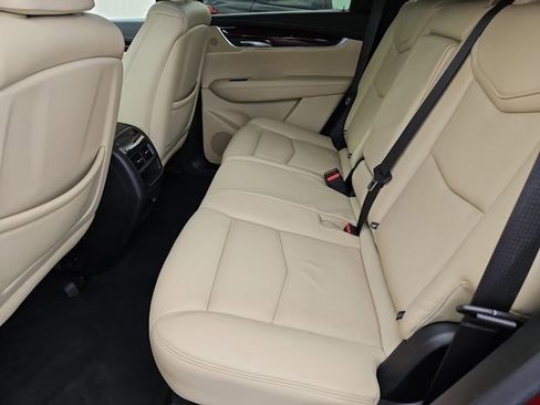 Used 2018 Cadillac XT5 Premium Luxury image 13