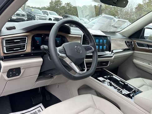 New 2026 Volkswagen Atlas SE FWD image 10