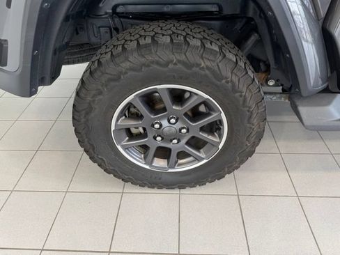 Used 2020 Jeep Gladiator Overland AWD/4WD image 42