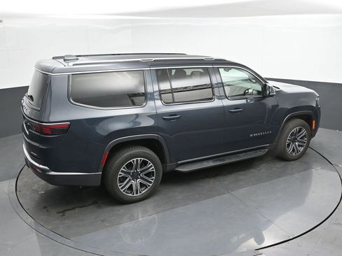 Used 2022 Jeep Wagoneer Series III image 39