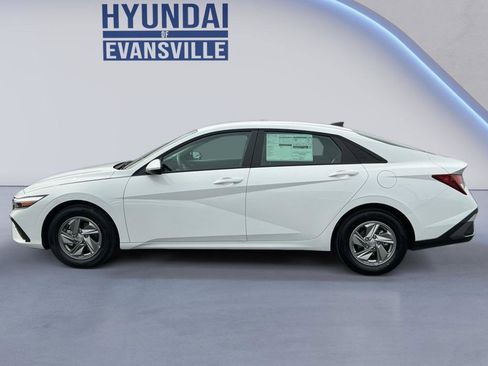 New 2026 Hyundai Elantra SE FWD image 7