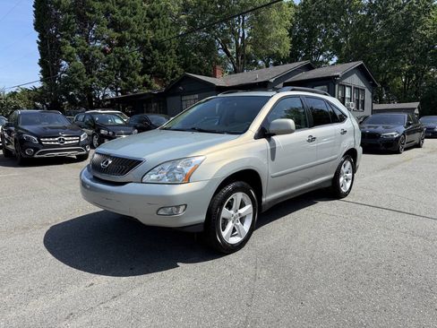 Used 2005 Lexus RX 330 FWD image 2