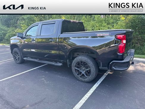 Used 2021 Chevrolet Silverado 1500 Custom Trail Boss w/ Midnight Edition AWD/4WD image 3