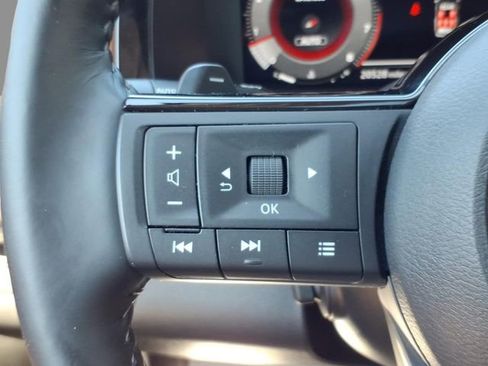 Certified 2025 Nissan Pathfinder Platinum AWD/4WD image 24