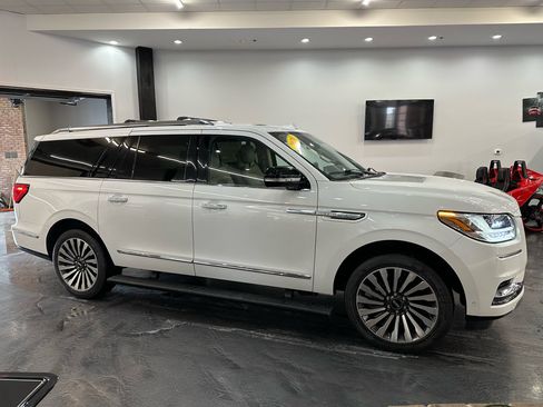 Used 2021 Lincoln Navigator L Reserve w/ Luxury Package image 4