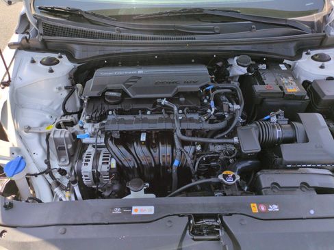 Used 2025 Hyundai Elantra Sport FWD image 29