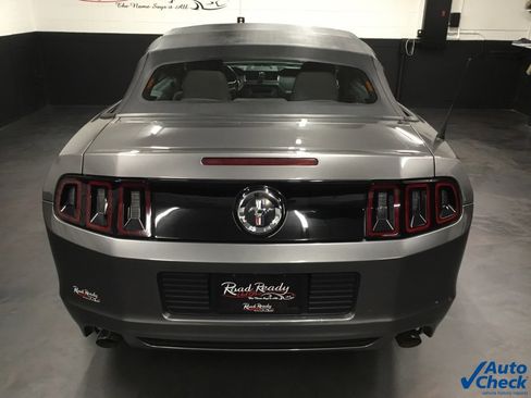 Used 2014 Ford Mustang Convertible image 20