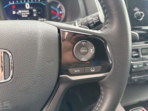 Certified 2022 Honda Pilot Touring image 17