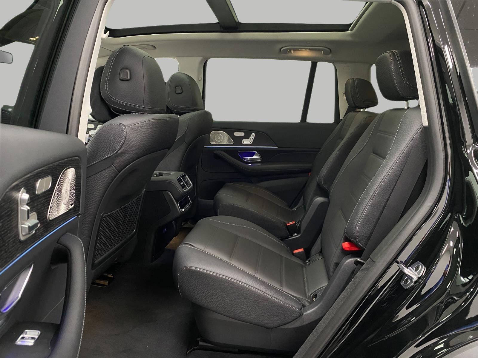 New 2026 Mercedes-Benz GLS 450 4MATIC image 32