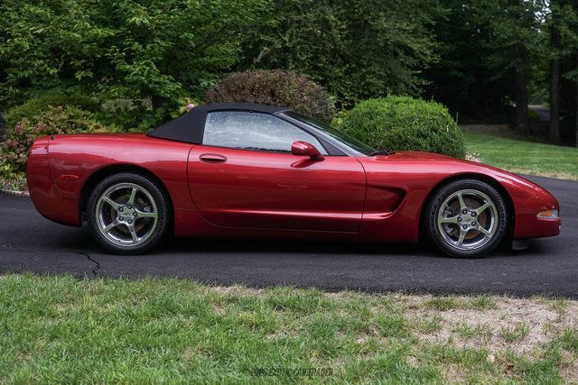 Used 2004 Chevrolet Corvette Convertible w/ Preferred Equipment Group RWD image 18