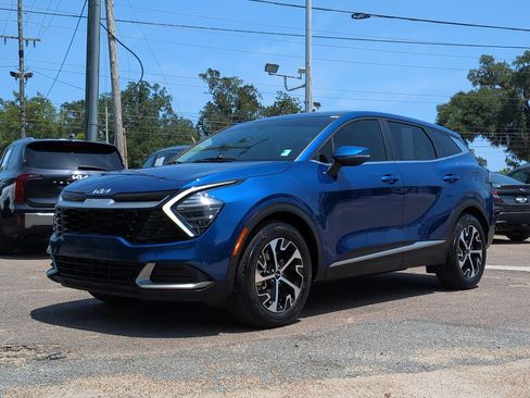 Certified 2024 Kia Sportage EX FWD image 2