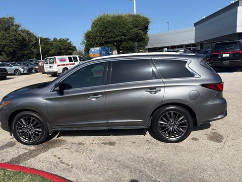 Used 2020 INFINITI QX60 Luxe w/ Edition 30 Essential Package FWD image 2