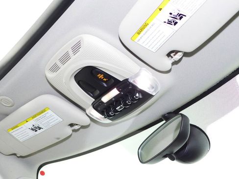 Used 2015 MINI Cooper 2-Door Hardtop image 18