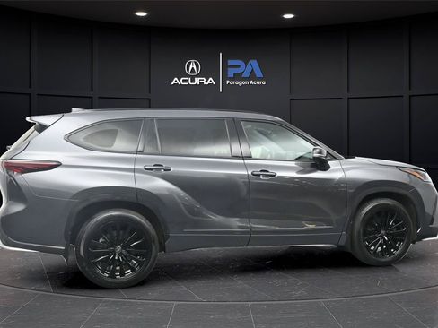 Used 2024 Toyota Highlander XSE AWD/4WD image 28
