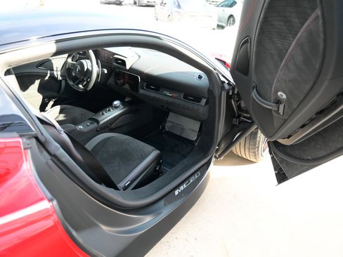 Used 2022 Maserati MC20 Coupe image 35