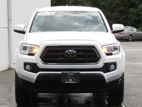 Used 2023 Toyota Tacoma SR5 RWD image 3