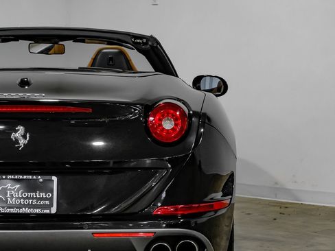 Used 2015 Ferrari California T RWD image 47