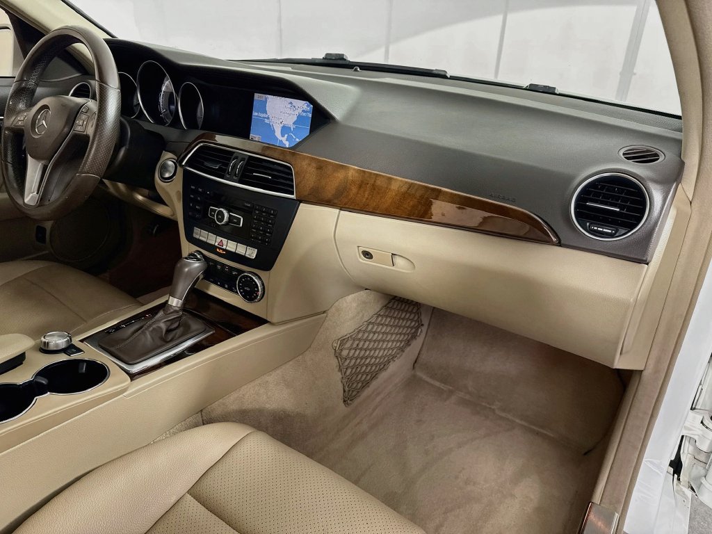 Used 2014 Mercedes-Benz C 250 Sedan image 35