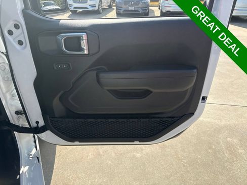 Used 2025 Jeep Wrangler Unlimited Sport AWD/4WD image 9