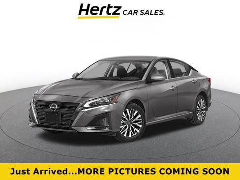 Used 2024 Nissan Altima 2.5 SV FWD image 1