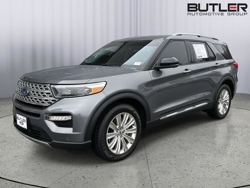 Certified 2022 Ford Explorer Limited w/ Equipment Group 301A image 2