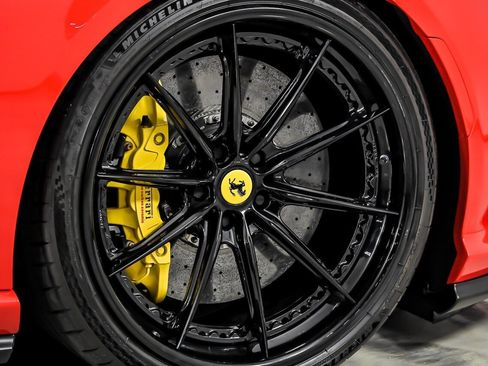 Used 2019 Ferrari 812 Superfast RWD image 13