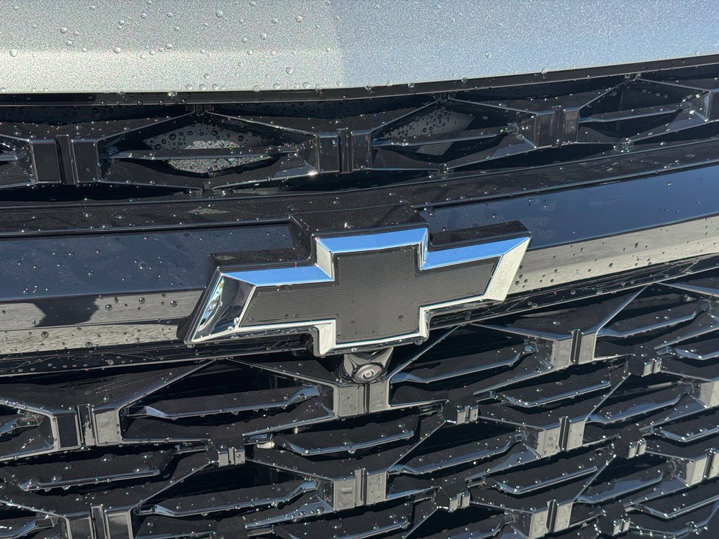 New 2027 Chevrolet Traverse RS w/ LPO, Floor Liner Package FWD image 8