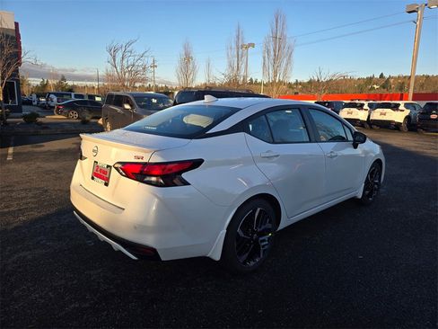 New 2025 Nissan Versa SR w/ Trunk Package image 3