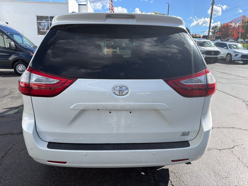 Used 2016 Toyota Sienna XLE w/ XLE Navigation Package AWD/4WD image 7