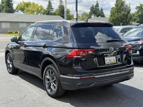 Used 2022 Volkswagen Tiguan SE FWD image 4