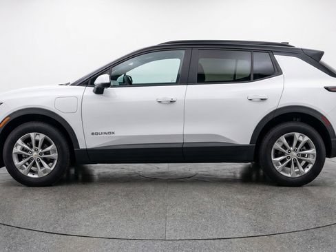 Used 2025 Chevrolet Equinox LT image 5