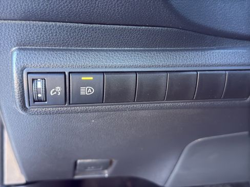 Used 2024 Toyota Corolla SE w/ SE Convenience Package FWD image 12