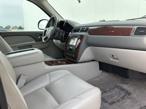 Used 2013 Chevrolet Tahoe LTZ AWD/4WD image 23