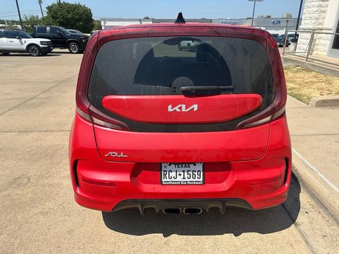 Used 2022 Kia Soul Turbo FWD image 11