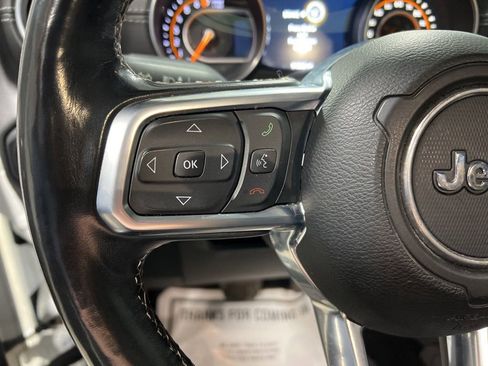 Used 2020 Jeep Wrangler Unlimited Sahara image 23