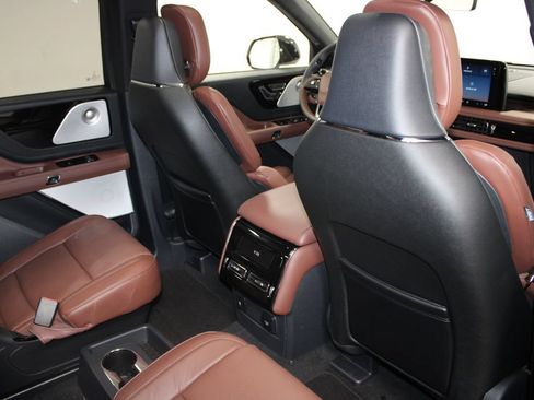 New 2026 Lincoln Aviator Reserve AWD/4WD image 34
