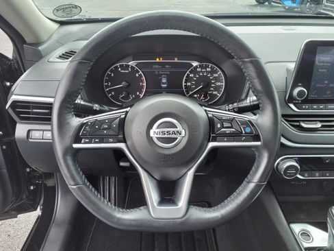 Used 2020 Nissan Altima 2.5 SV FWD image 16