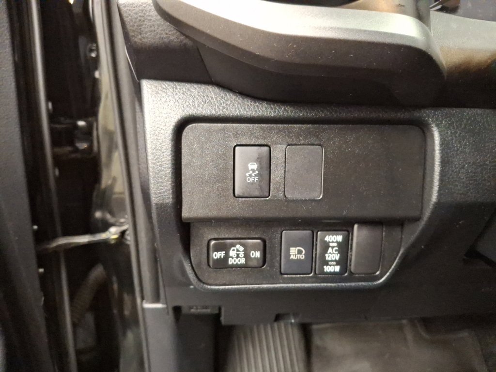 Used 2021 Toyota Tacoma TRD Sport w/ TRD Premium Sport Package AWD/4WD image 21