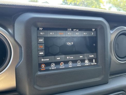 Used 2023 Jeep Wrangler Unlimited w/ Convenience Group AWD/4WD image 13