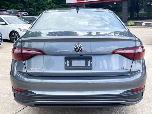 Used 2024 Volkswagen Jetta Sport image 8