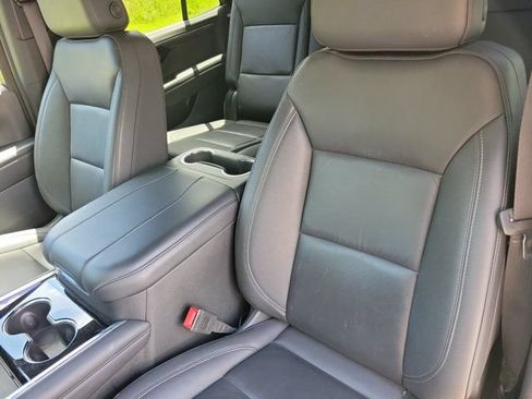 Used 2025 Chevrolet Tahoe LT AWD/4WD image 6