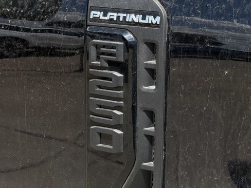 New 2026 Ford F250 Platinum w/ Platinum Plus Package AWD/4WD image 9