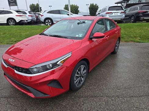 Used 2023 Kia Forte LXS FWD image 9