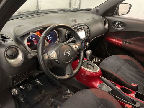 Used 2015 Nissan Juke SV w/ Technology Package image 4