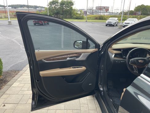 Used 2020 Cadillac XT5 Premium Luxury w/ Platinum Package image 16