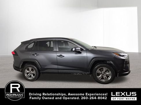 Used 2023 Toyota RAV4 XLE w/ Convenience Package image 5